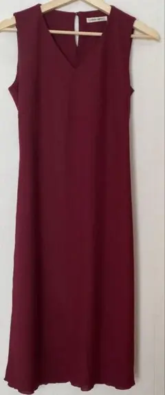 バーガンディ ノースリーブ Vネック ワンピース