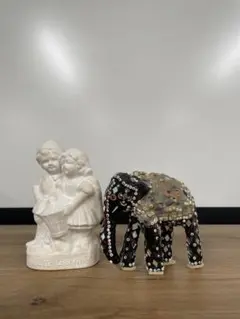 子供の像と装飾的な象の置物セット