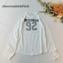 アバクロAbercrombie&FitchロングTシャツ(M)英字デザイン　白系のサムネイル