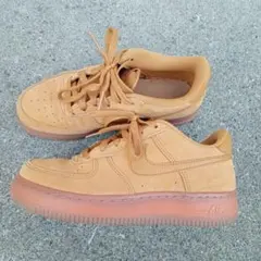 美品　NIKE AIR FORCE1 GS 