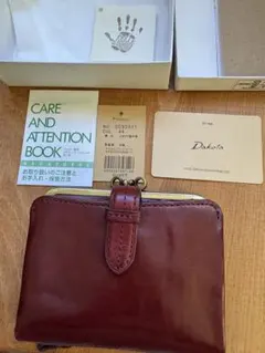 Dakota クラプトン　二つ折り財布　ワインのサムネイル