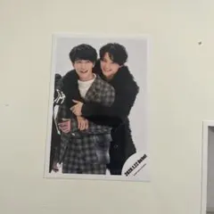 公式写真　松村北斗　渡辺翔太　3
