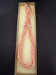 珊瑚，3連ネックレス