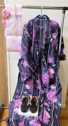 浴衣5点セット レディース 花柄 黒×ピンク 帯・帯締め・髪飾り・下駄付き
