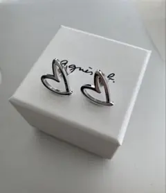 ✨新品未使用✨アニエスベー　ハート型ピアスのサムネイル