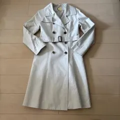 ライトベージュ ダブルブレスト トレンチコート