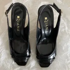 DIANA ブラックウェッジサンダル