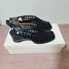 PUT PUT ブラック サンダル