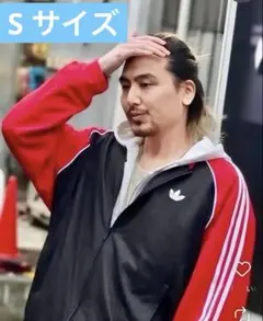 藤井風着用 adidas ルーズ メッシュ トラックトップ 黒 赤 アディダス