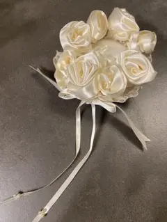 新品リングピローバラホワイトパールシルクウェディング