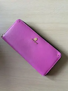 ピンク 長財布 ファスナー式