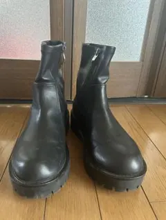 黒 レザー ショートブーツ 厚底