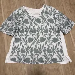 ピノーレ pinore花柄刺繍 半袖カットソー ホワイト×グリーンのサムネイル