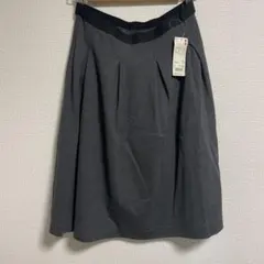 タグ付き　UNIQLO ダークグレー タックスカート Lサイズ