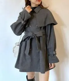 ケープ付き　ミドルコート　チャコールグレー