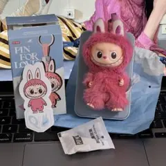 THE MONSTERS PIN FOR LOVEシリーズぬいぐるみペンダント