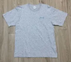 グレー Tシャツ 青色刺繍