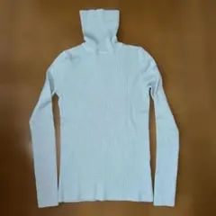 Uniqlo ユニクロ　タートルネック　セーター　ライトブルー　Mですが　S向け