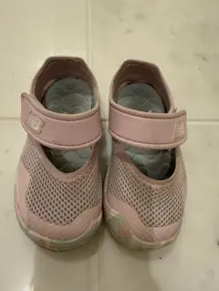 New Balance ベビーサンダル ピンク