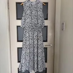 花柄ノースリーブロングワンピース