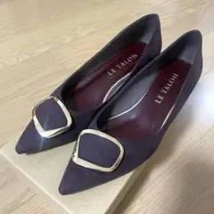 ルタロン　3cmポインテッドニュアンスバックルパンプス