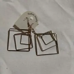 ゴールド 四角形 フープピアス