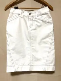 UNIQLO ユニクロ　タイトスカート　白　ウエスト58cm 綿84%のサムネイル