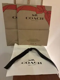 COACH ショップ紙袋とロゴ入り巾着