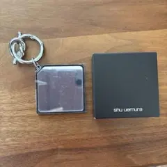 shu uemura スクエア型ミラー　キーチェーン付き
