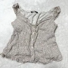 BRANDY MELVILLE 小花柄　カットソー　前開き　フリル　ピンタック