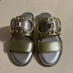 フェラガモ　ゴールド ガンチーニラバーバサンダル　新品未使用