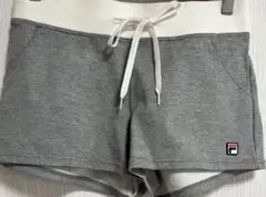 FILA グレー ショートパンツ　未使用に近い！
