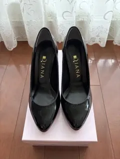 DIANA エナメルパンプス ブラックのサムネイル