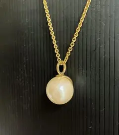 クリーム色真珠型ペンダントネックレス