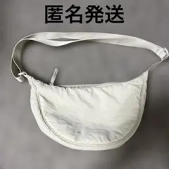 ユニクロ　UNIQLO ラウンドミニショルダーバッグのサムネイル