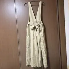 ベージュ　リボン付きサロペット