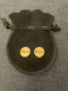 Dior ゴールドスタッドイヤリング