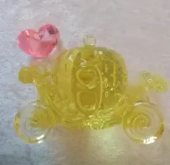 黄色　馬車