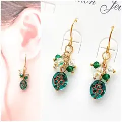 NO.576 クローバーチェコビーズ×カットガラスピアス/イヤリング/グリーン