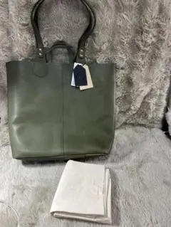 トートバッグ　グリーン　バッグインバッグ付　本革　ビジネス