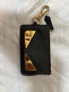 黒のレザーコインケース ゴールド金具付き