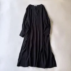 【美品】カプリシュレマージレーヨンリネン　ロングワンピース　黒　ゆったり