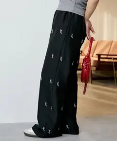 PUBLUX 総ビーズ刺繍イージースラックス フリーサイズのサムネイル