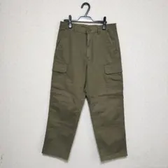 ユニクロ　カーゴパンツ オリーブ色