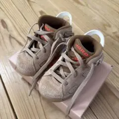 Jordan6 トラヴィススコットコラボ