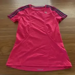 adidas ピンク 半袖Tシャツ