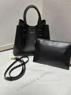 CHARLES & KEITH シャナイア ダブルハンドルスラウチーバッグ
