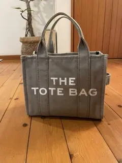 MARC JACOBS THE TOTE BAG