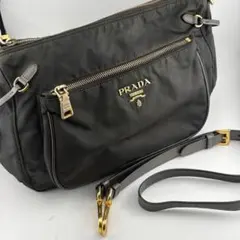 PRADA ナイロン ショルダーバッグ グレーカーキ ゴールド金具のサムネイル