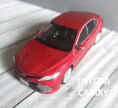 TOYOTA CAMRY 店頭展示品 1/30ミニカー レッド カラーサンプルのサムネイル